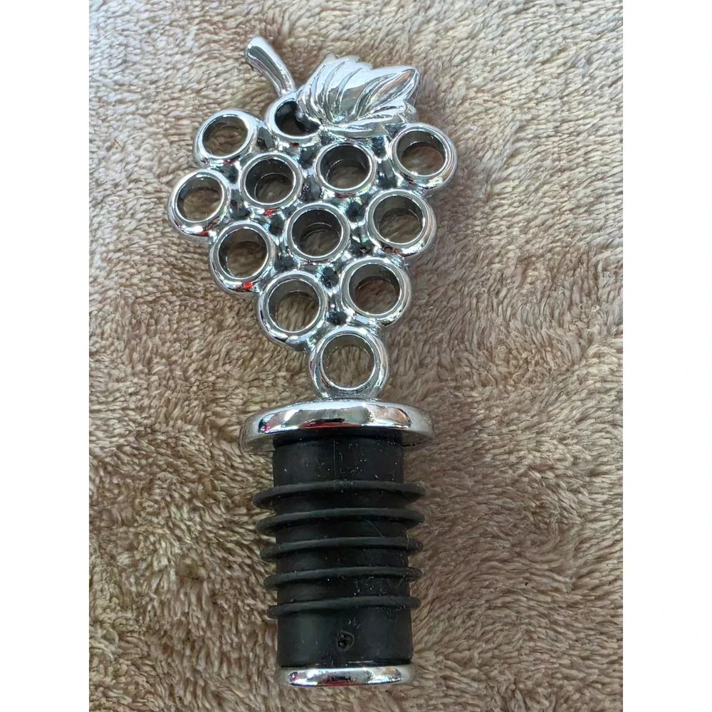 Silver Tone Grape Cluster Wine Bottle Stopper Metal Barware Accessory